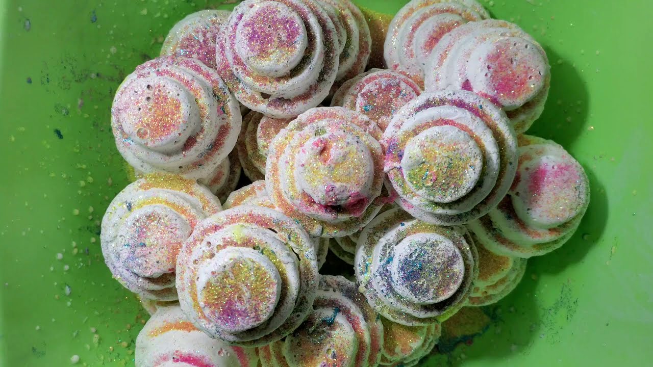 Happy Birthday January Babes | Mini Cakes | Gymchalk and Baby Powder Paste with Glitter