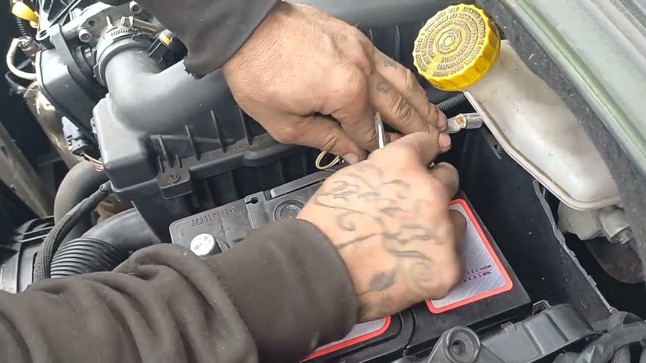 How to change the battery in a Citroen C3 - Full step by step tutorial by a professional mechanic!