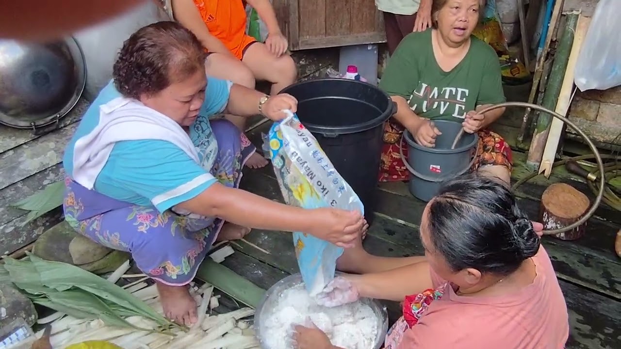 Proses Ngaga Ai Tuak Cara Tradisional