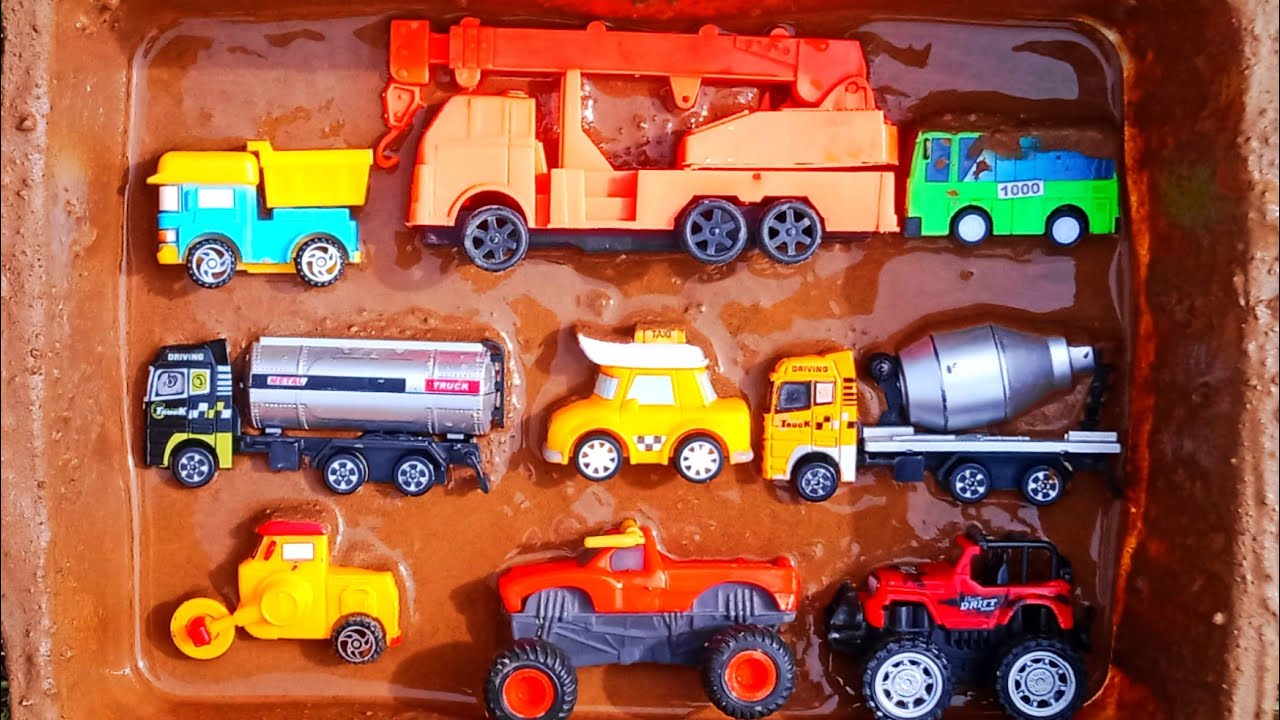 Truck contruction , truck excavator , comvactor , mobil tanker kerropi , robocarpoli , mobil polisi