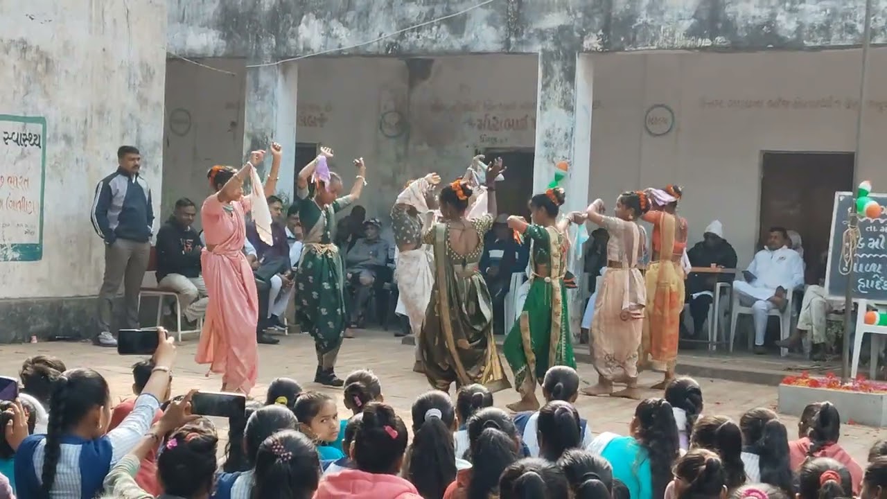 Navagama prathmik Shala  aadivasi dance 
