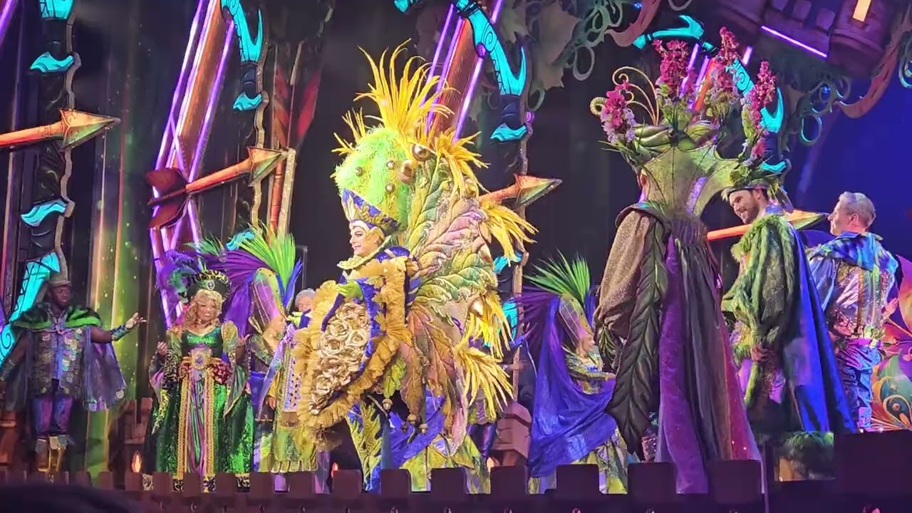 Robin Hood London Palladium Pantomime Curtain Call Marisha Wallace Julian Clary Jane Mcdonald