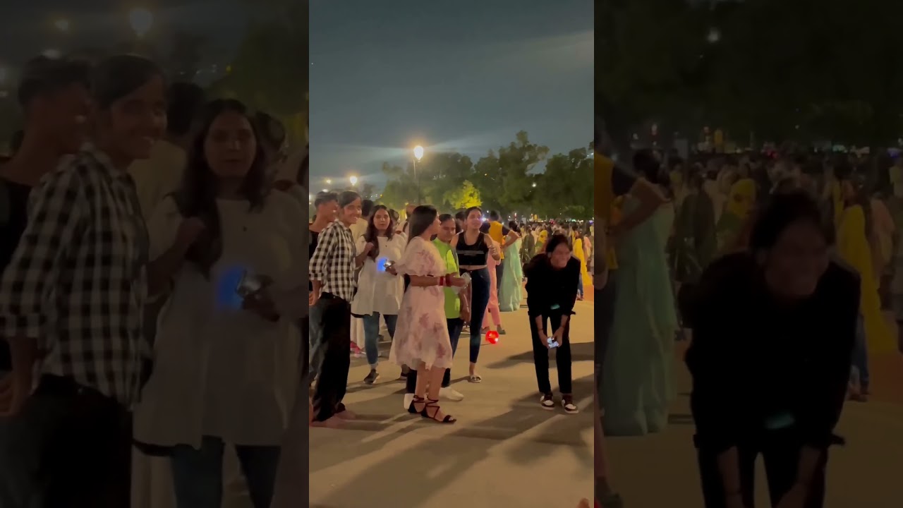 India gate night reaction 🔥👀 #itssameerprank #flipinpublic