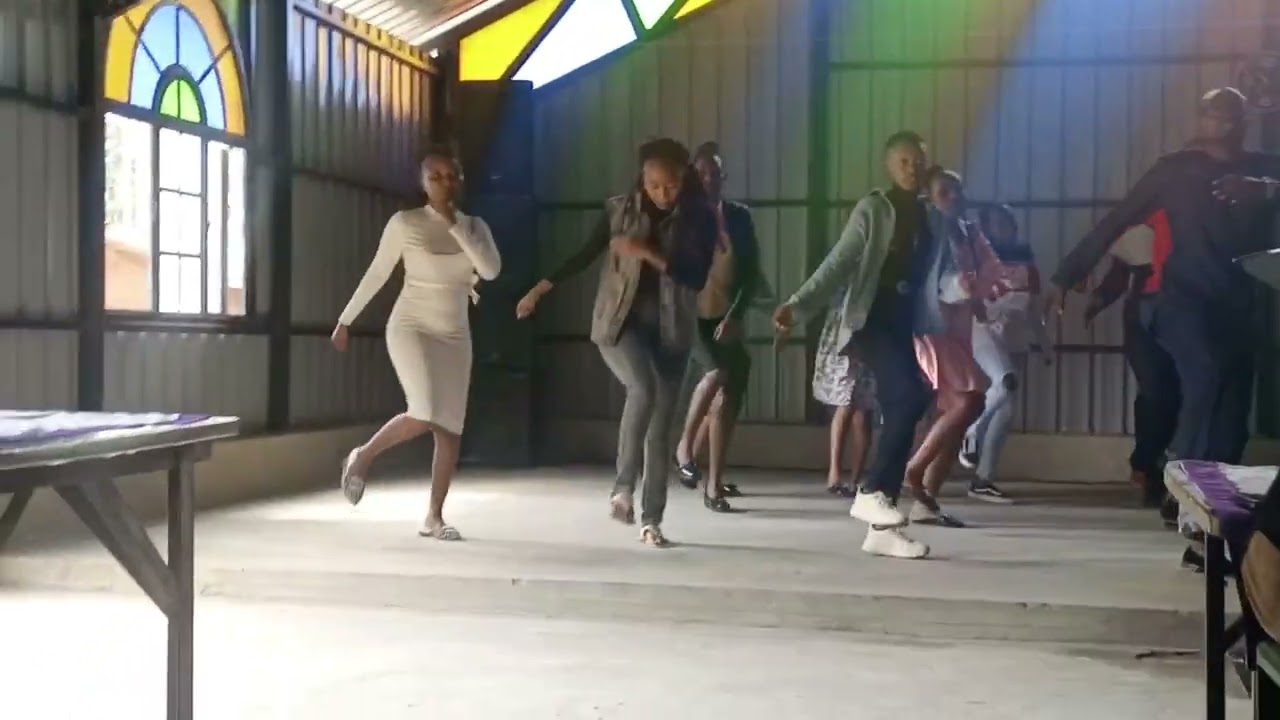 Incredible Youth Dance Performance:[GEUKA SONG by AIC HAPPY CHOIR] Live at AIC Dagoretti Corner