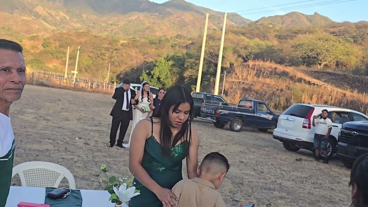 LINDA,BODA,EN EL SUR CARIDAD VALLE 