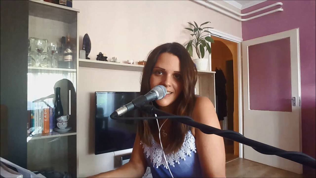 WELLHELLO - A v&aacute;ros szemei | MOLN&Aacute;R KATALIN