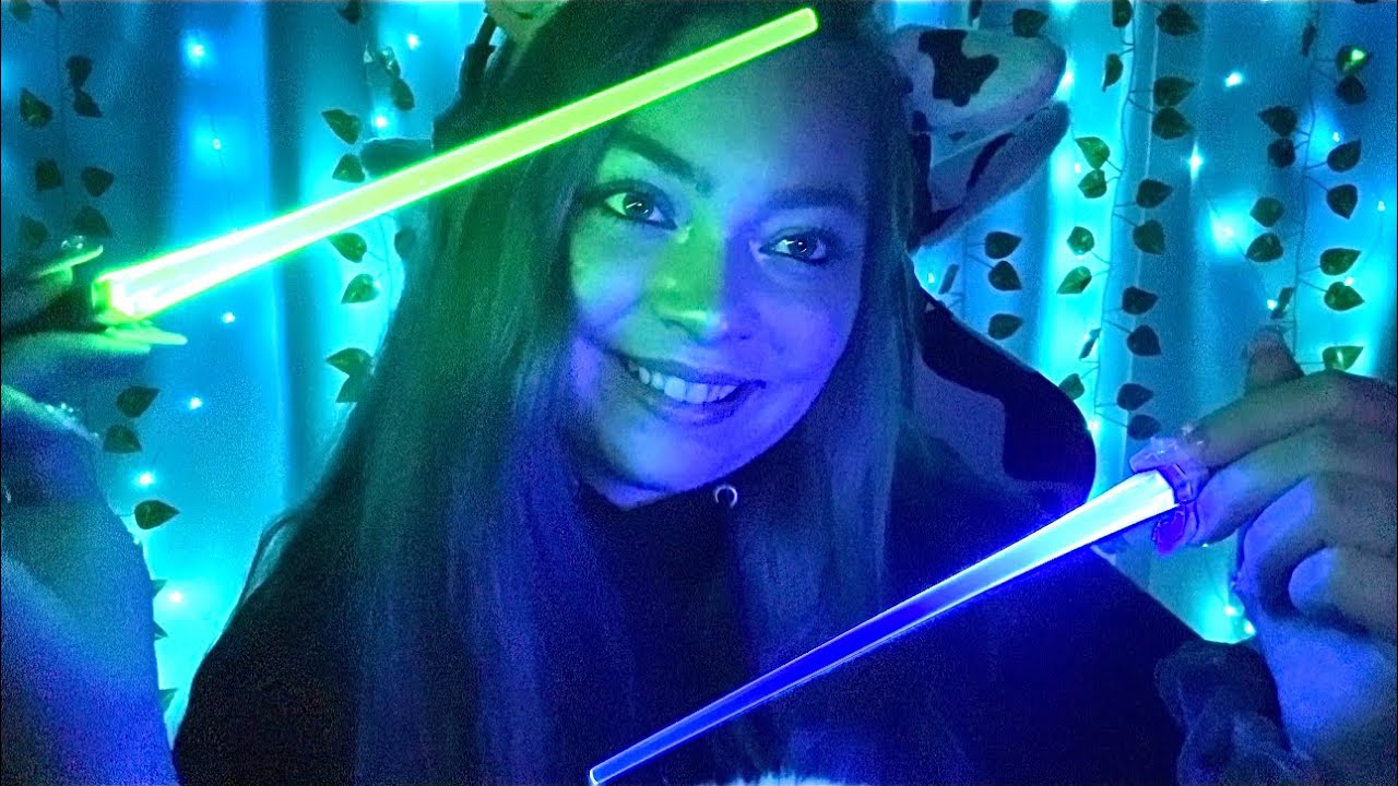 ASMR 1 Hour Eye Scanning with Lights 💤💡🔦 (light triggers, no talking)