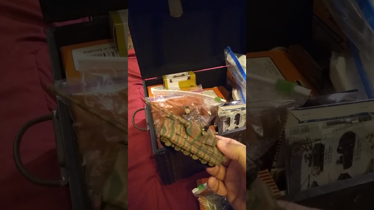 Roco Minitanks in a Treassure Chest. (Small collection)