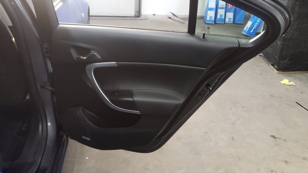 Demontaż tapicerki drzwi Opel Insignia A (2008-2017)