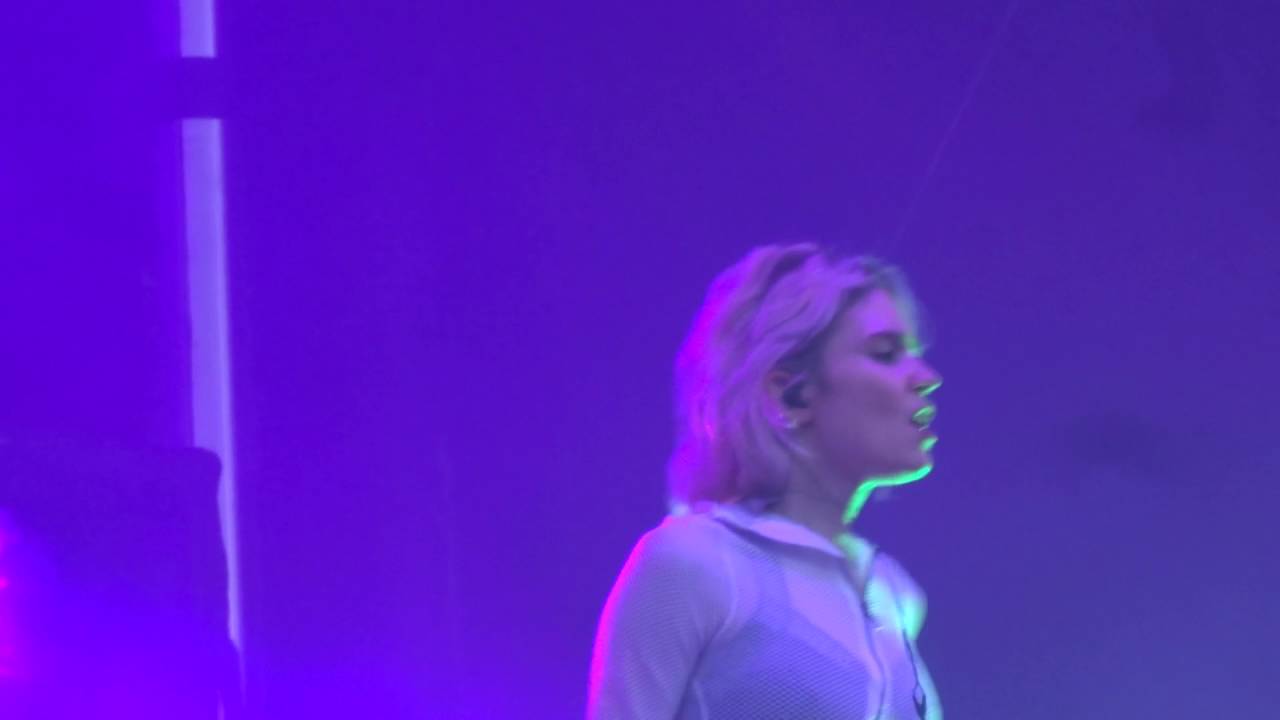 Grimes - Genesis Live HD at Lollapalooza 2016