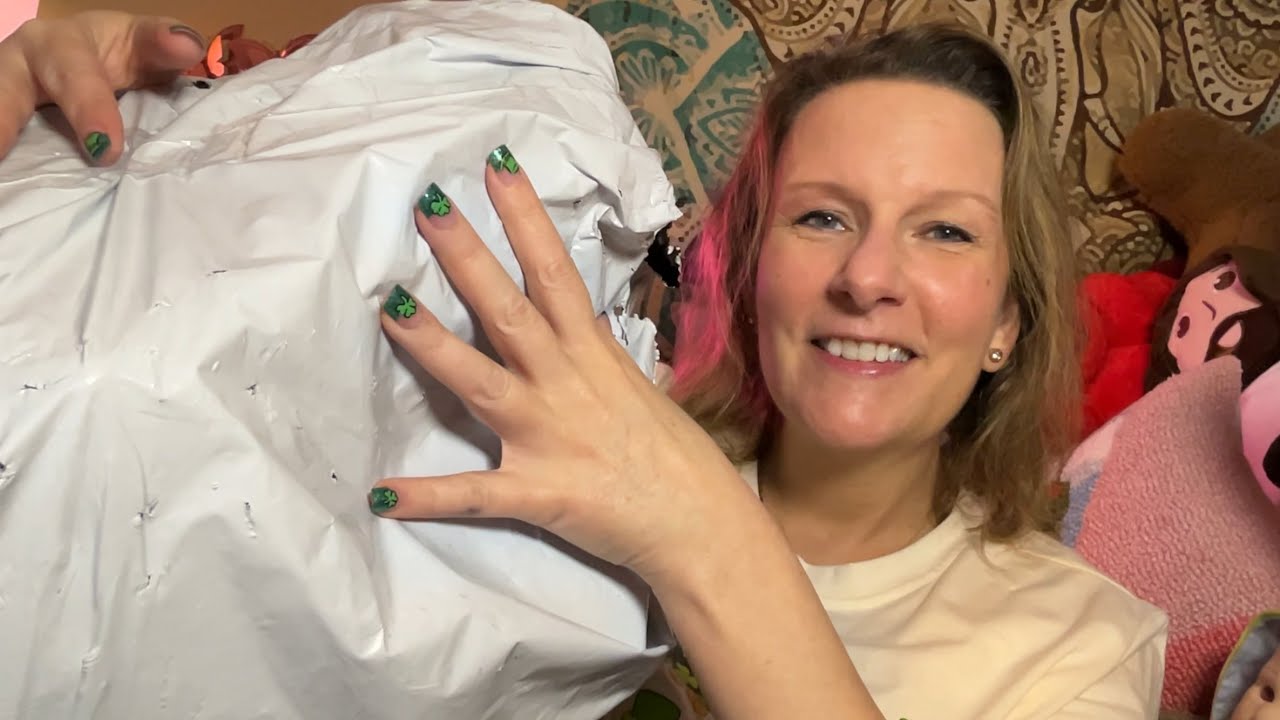 It’s a MEGA TGIF TEMU HAUL! Bags, Clothes, Home Decor, More! | March 14, 2025