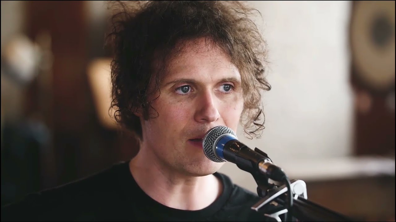The Fratellis - Baby Don't You Lie To Me! (Acoustic Session)