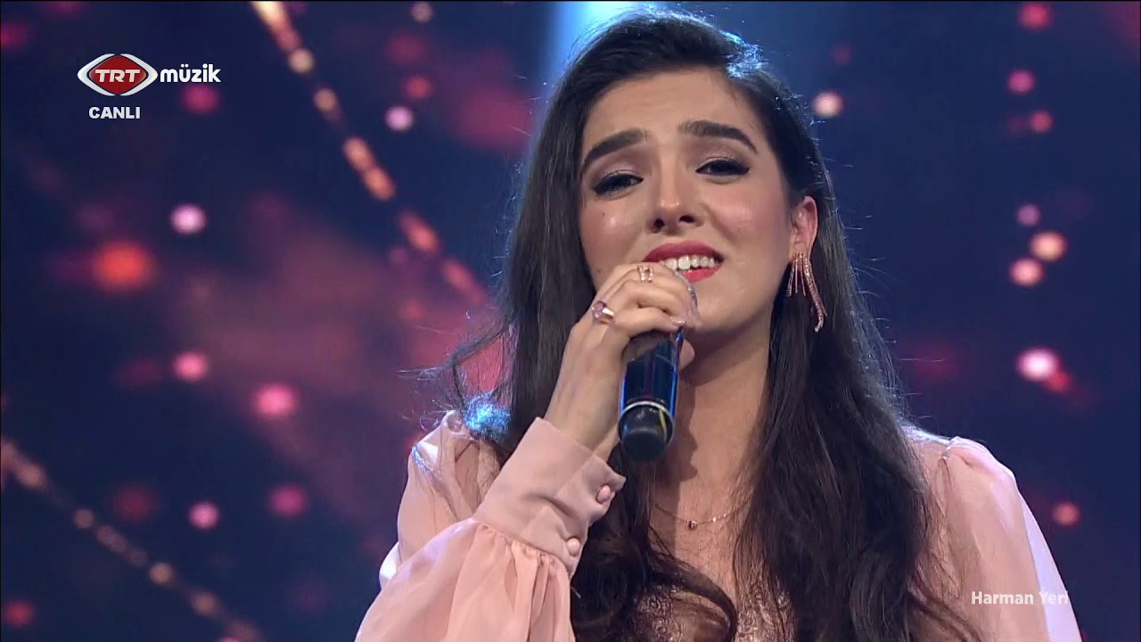 Senem Akdemir -  Mendilim Isle Yolla