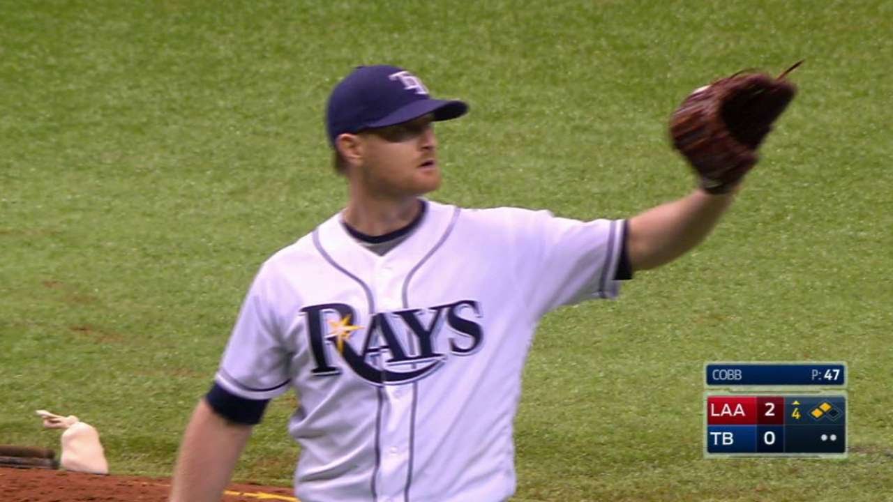 LAA@TB: Cobb fields a grounder to start a 1-2-3 DP