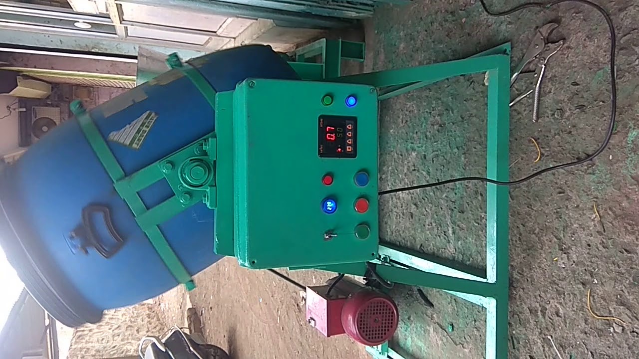Mixing machine for dry item