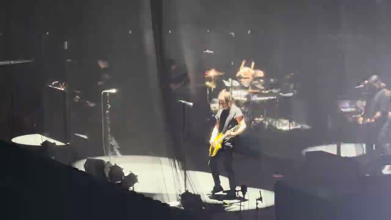 Nine Inch Nails - Wish (2025-08-23, Scotiabank Arena, Toronto, ON) [4K HDR]