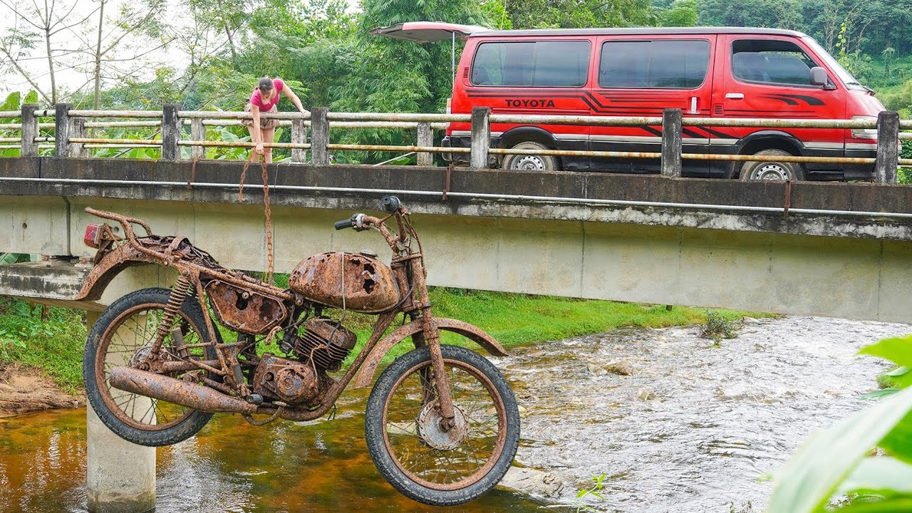 Girl Restores Legendary Minsk M103 Motorcycle Found Under the River After Decades