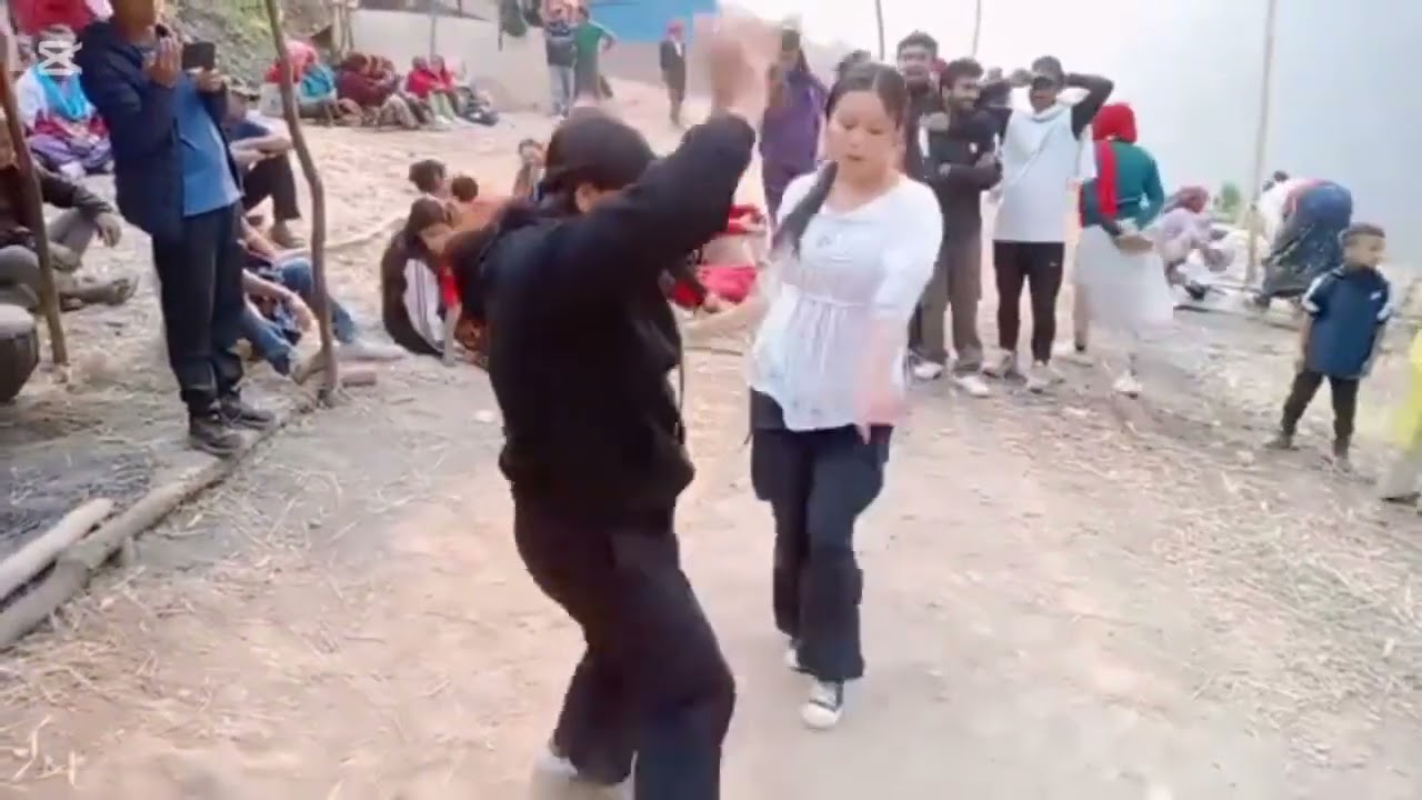 🙏आयो है फेरि पुर्कोत नौमती बाजा ताल अरेली कादै ले मा खत्त्रा dancs ♥️