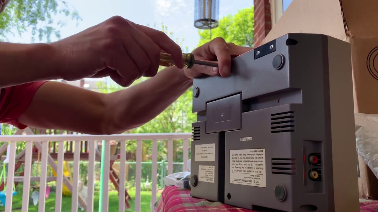Como Remplazar El Lector De Cartuchos En El Nintendo NES (72 pin Conector)