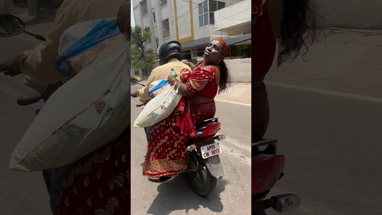 Lokulu kakulu aunty Bike. 😂😂 Lift Asking #lokulukakulu #bike #shortsvideo 😱✨✨✨✨✨