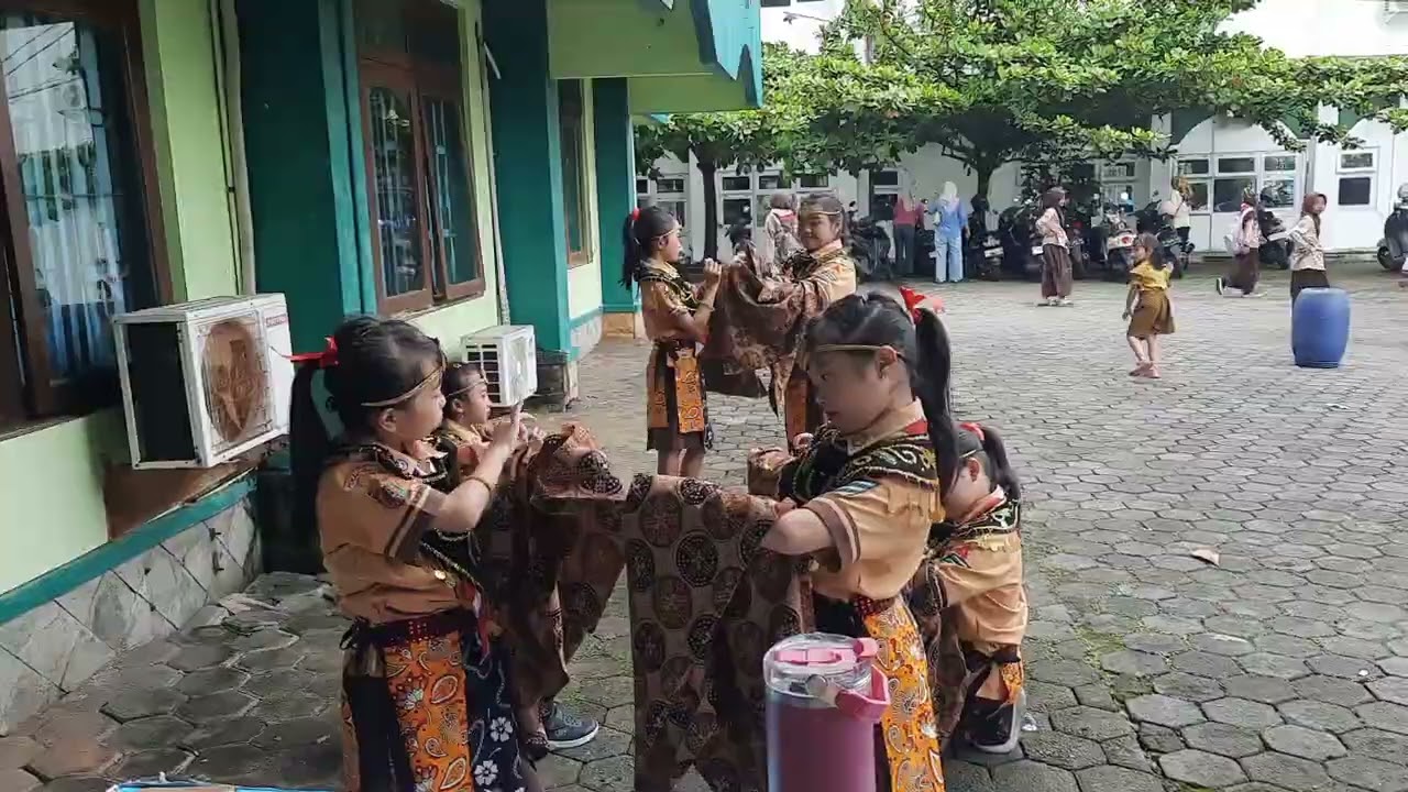 TARI KHAS PEKALONGAN