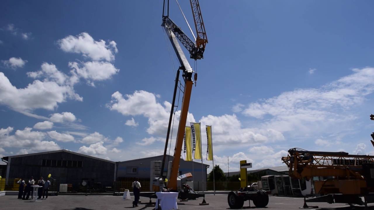 Liebherr L1-24 crane assembly