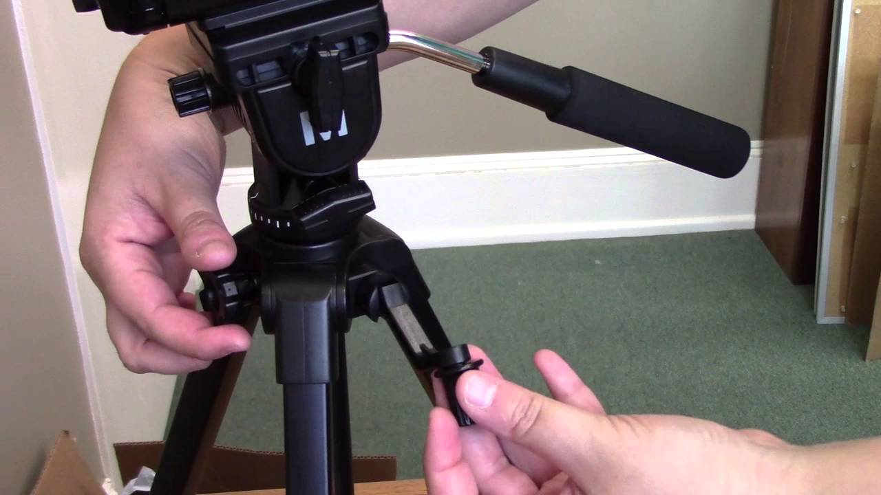 Connecting the Camcorder to the Tripod