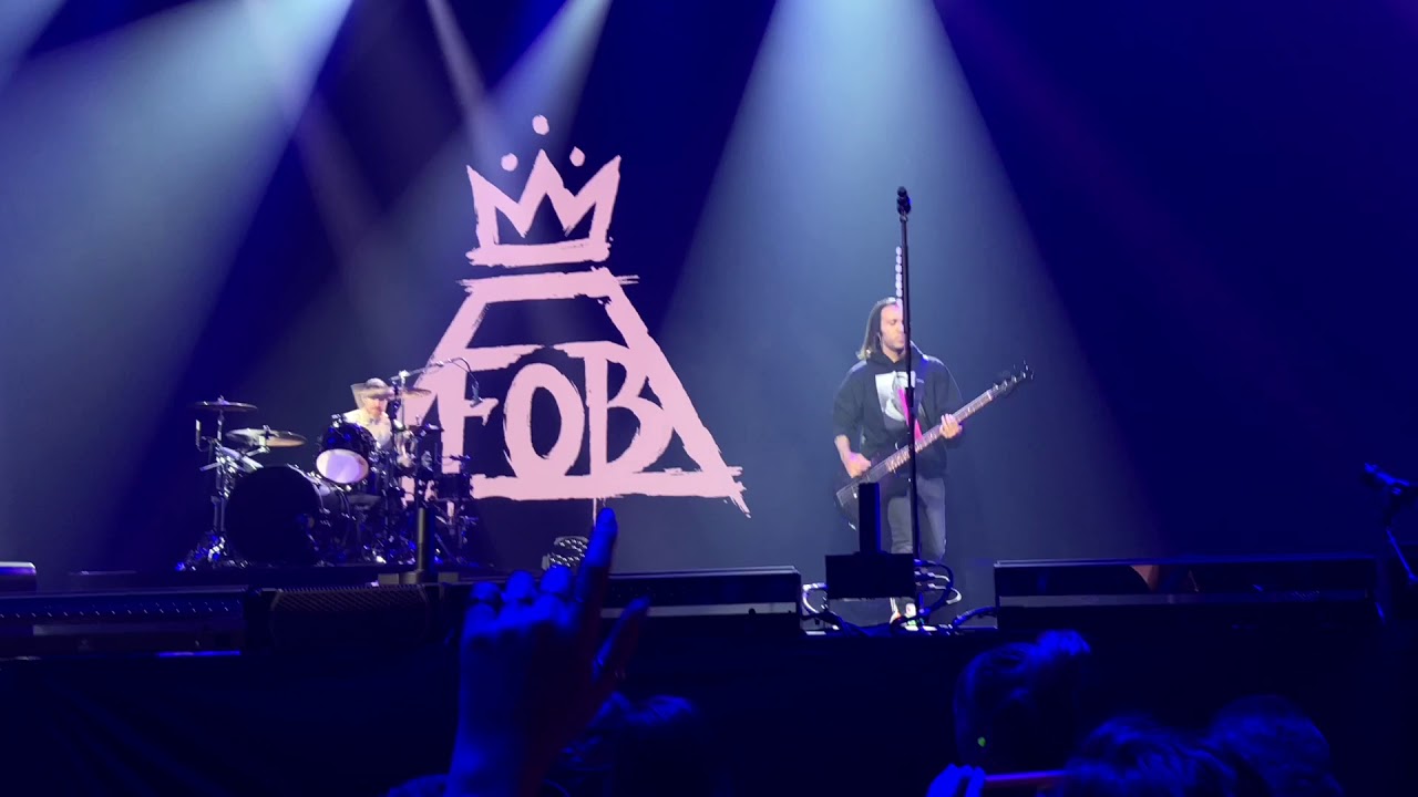 Fall Out Boy “Lake Effect Kid” LIVE DEBUT 1080p HD