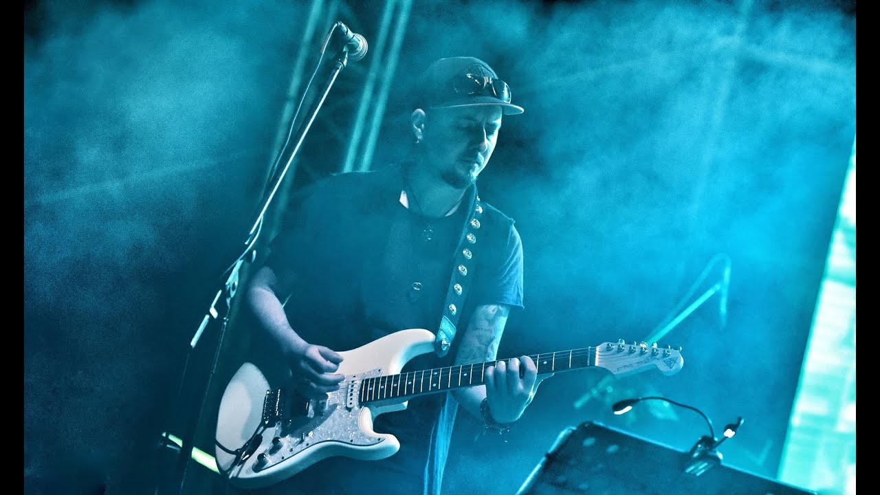 STEVE TESSER PROJECT - &Mu;&pi;&lambda;έ &mu;ά&tau;&iota;&alpha; (BLUE EYES)