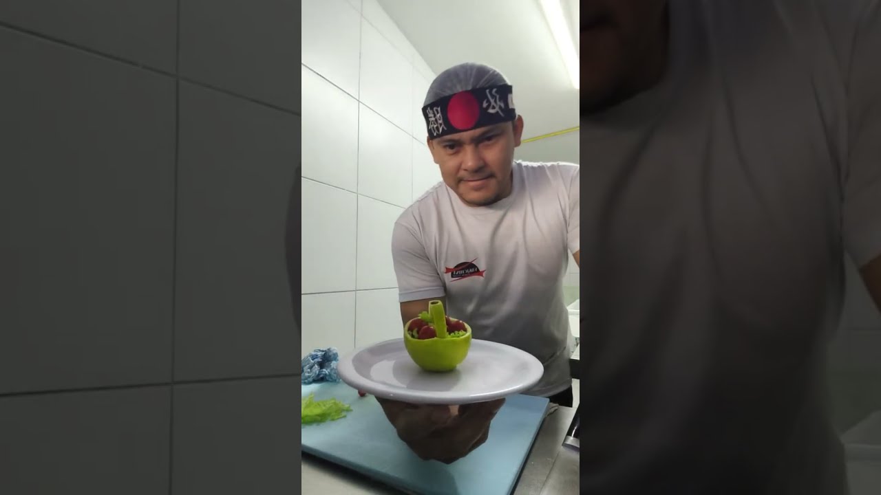 Roça na cidade  está ao vivo! fazendo escultura com frutas e verdura