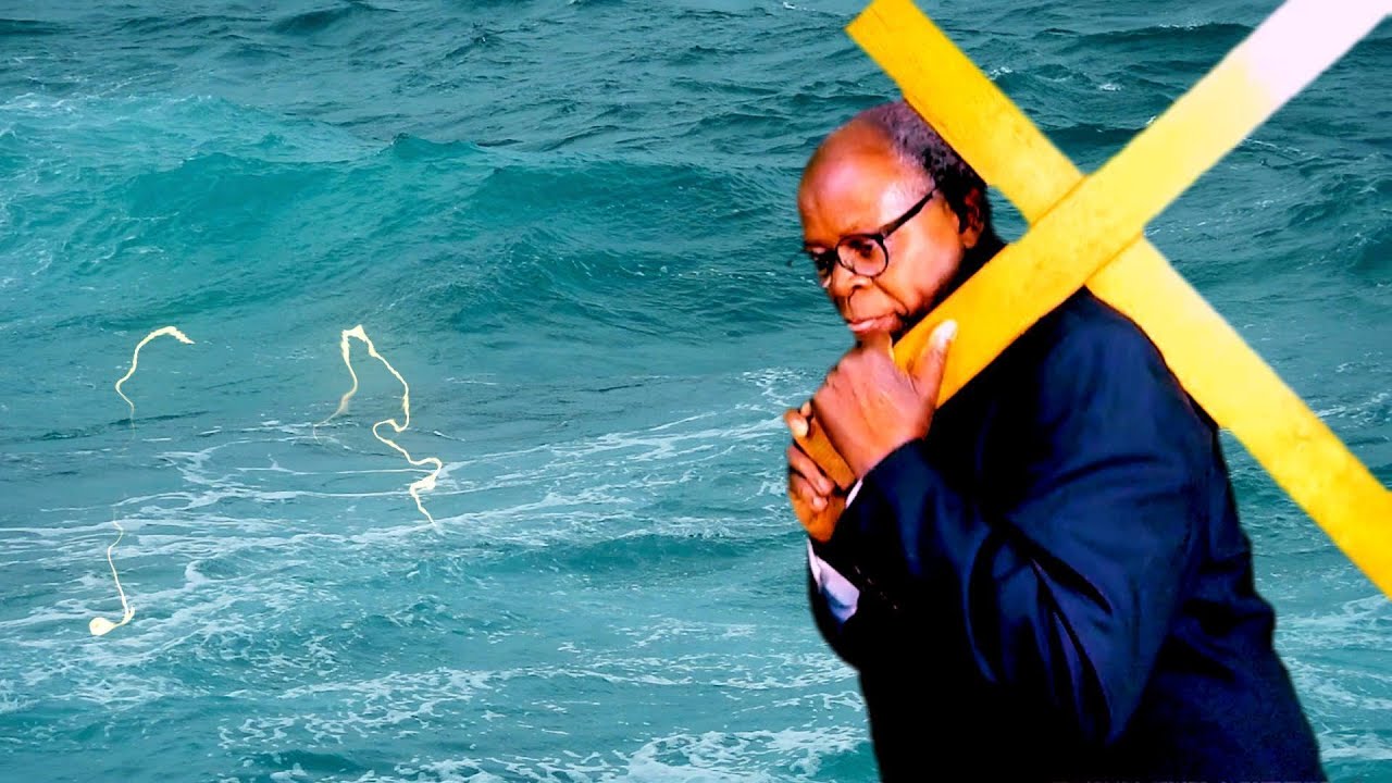 Hosanna ndiHosanna ( Sekuru Nambuya Muzorewa and Friends)