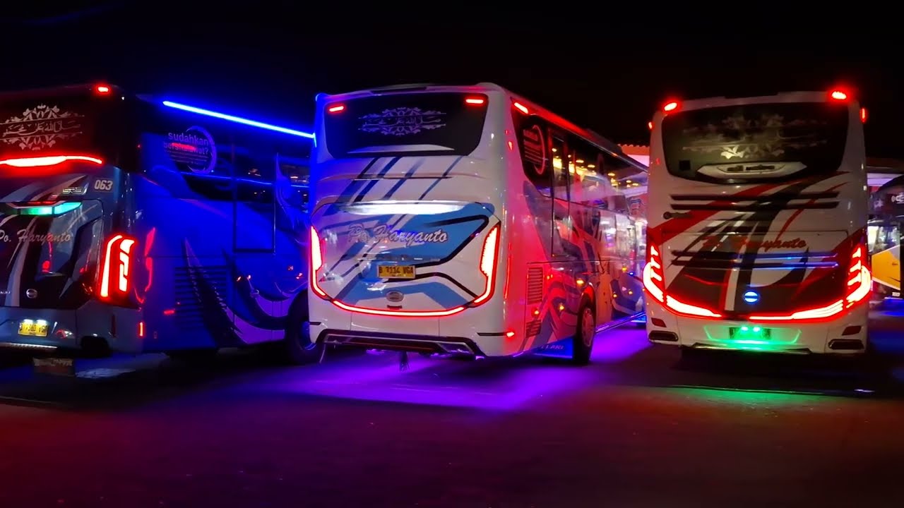 MALAM NATAL DI TERMINAL JATI KUDUS 