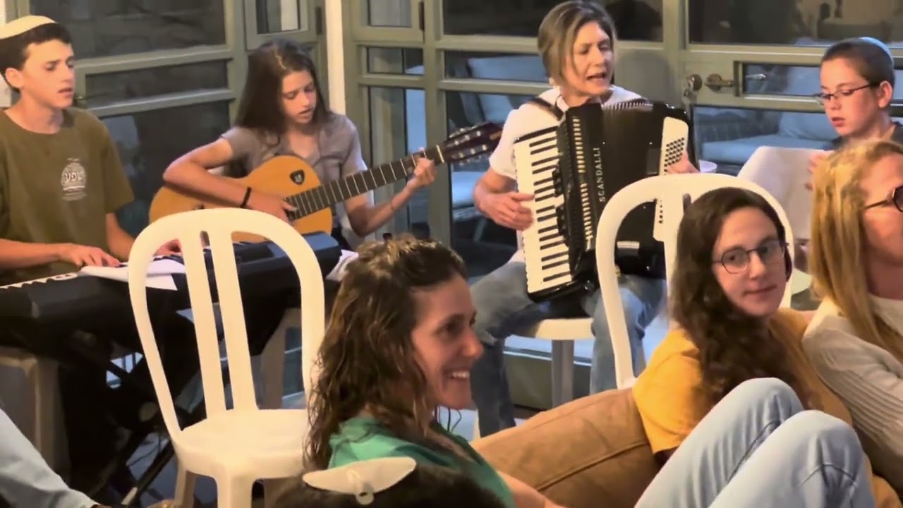 אזכרה שנה לאמא יולי 24