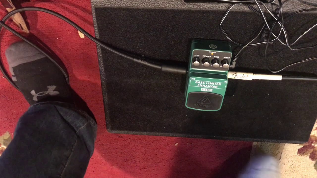 Behringer Bass Limiter-Enhancer Pedal (BLE400)
