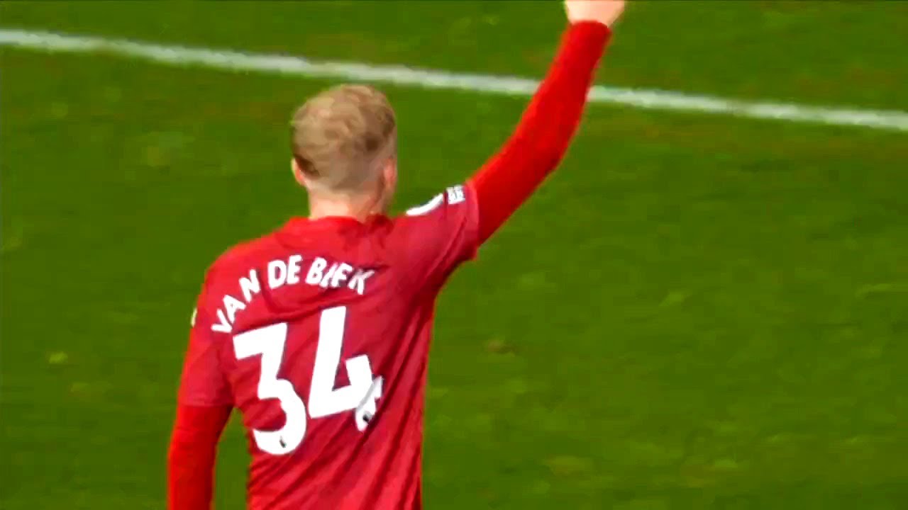 VAN DE BEEK vs Istanbul Basaksehir / HOME / 2020