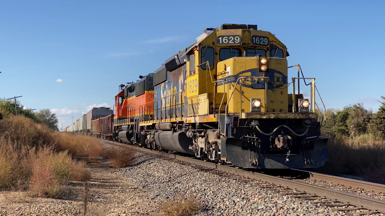 BNSF Local Mixed Freight Train Chase (Ex Santa-Fe SD40-2 1629 & GP50 3122)
