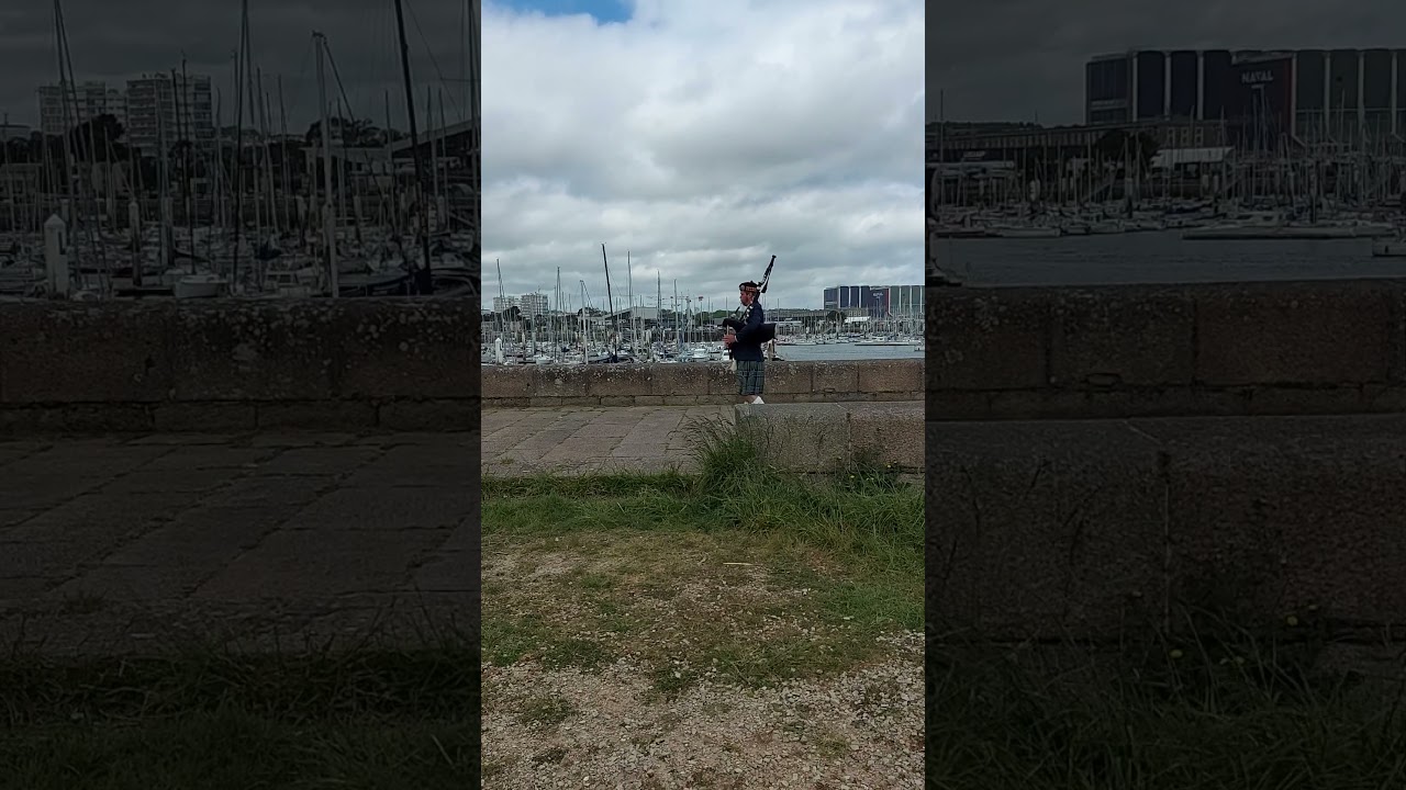 Petite pause Cornemuse en direct de Cherbourg