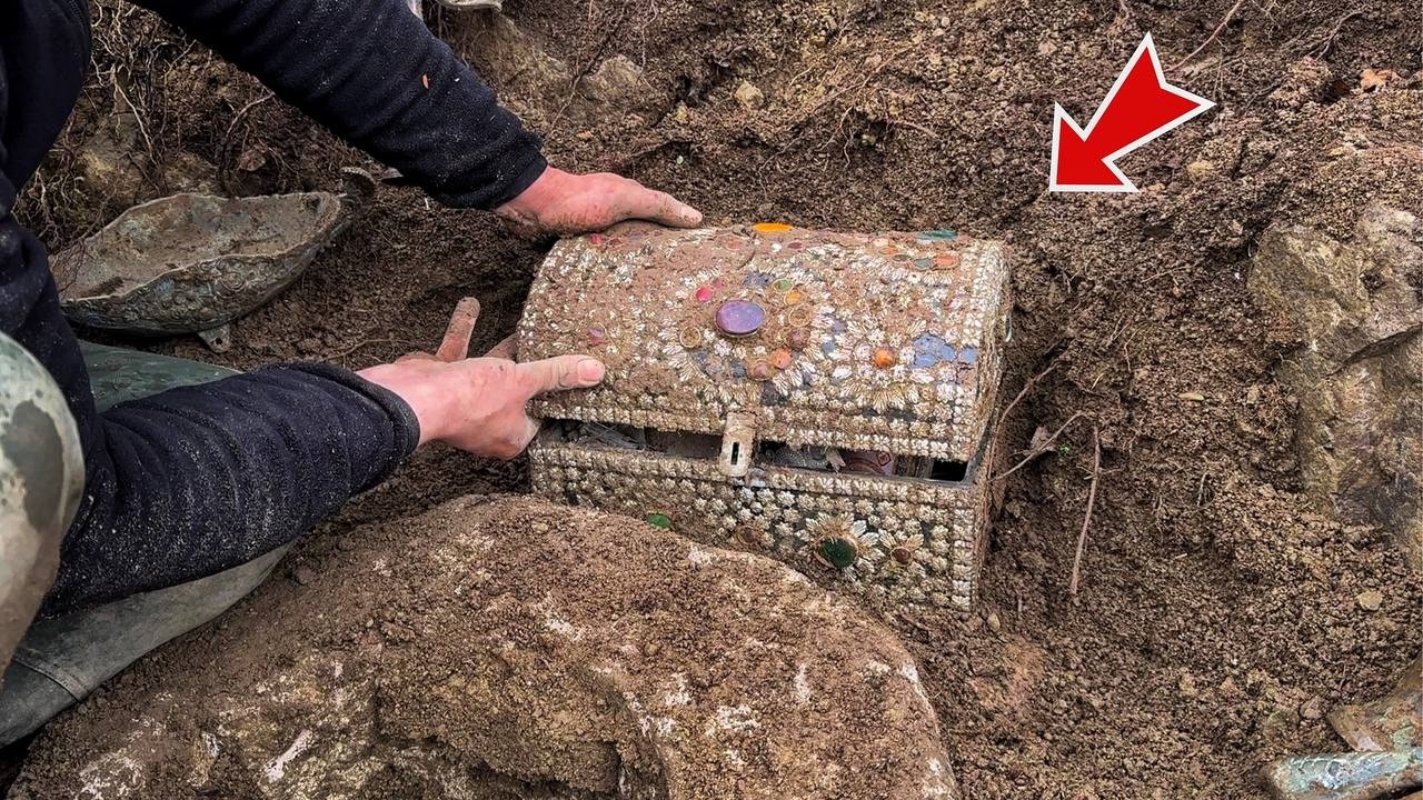 Мы нашли очень большое сокровище❗️ [ Странный поиск сокровищ с металлоискателем ]