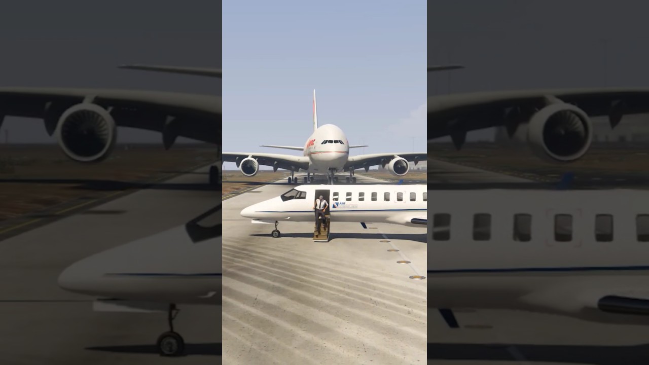 Crazy Pilot Stop the Plane on Runway when Airbus a380 Landing