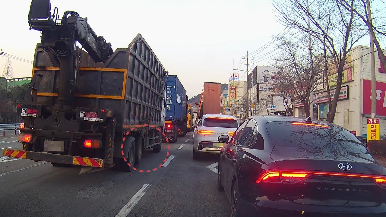 [루카스 H900] 정차된 차에 바퀴가 돌고 있어요