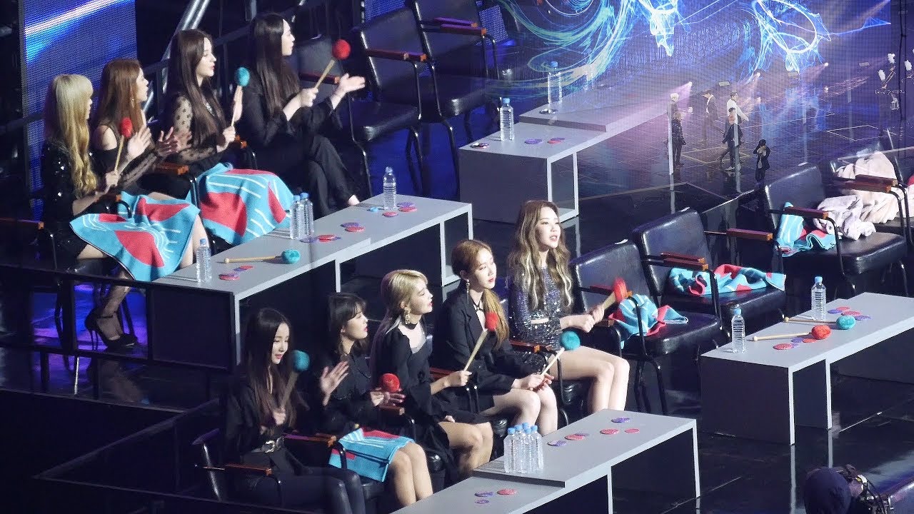 모모랜드 MOMOLAND 리액션 reaction : 아이콘 iKON '사랑을했다 LOVE SCENARIO' : fancam : 190105