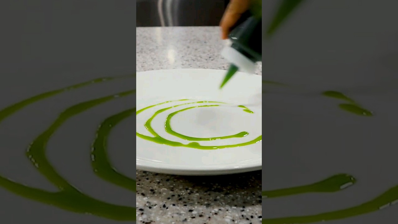 Mint with a Garlicky Twist: A flavourful infused oil #Mintoil #Mint #Garlic #gronda #flavour