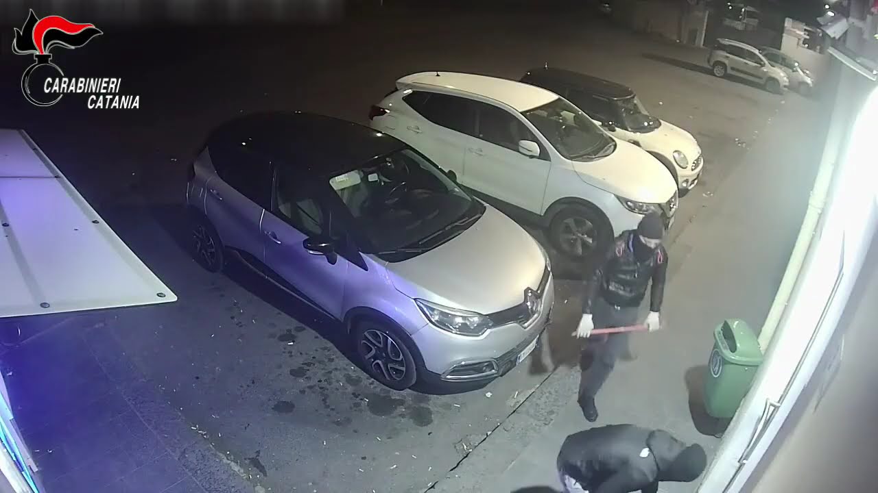 Patern&ograve;(CT): Carabinieri sventano colpo ad una tabaccheria