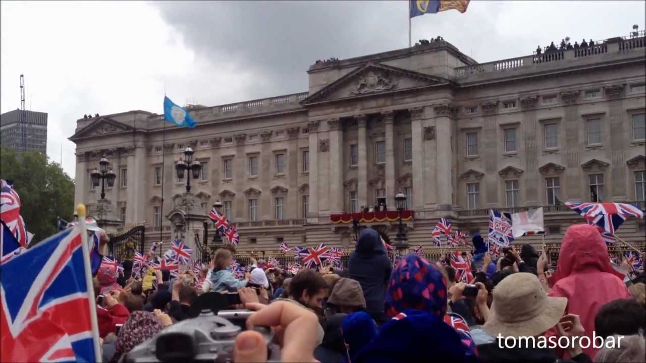 Queen's Diamond Jubilee, Carriage procession, Balcony appearance, RAF Fly-past