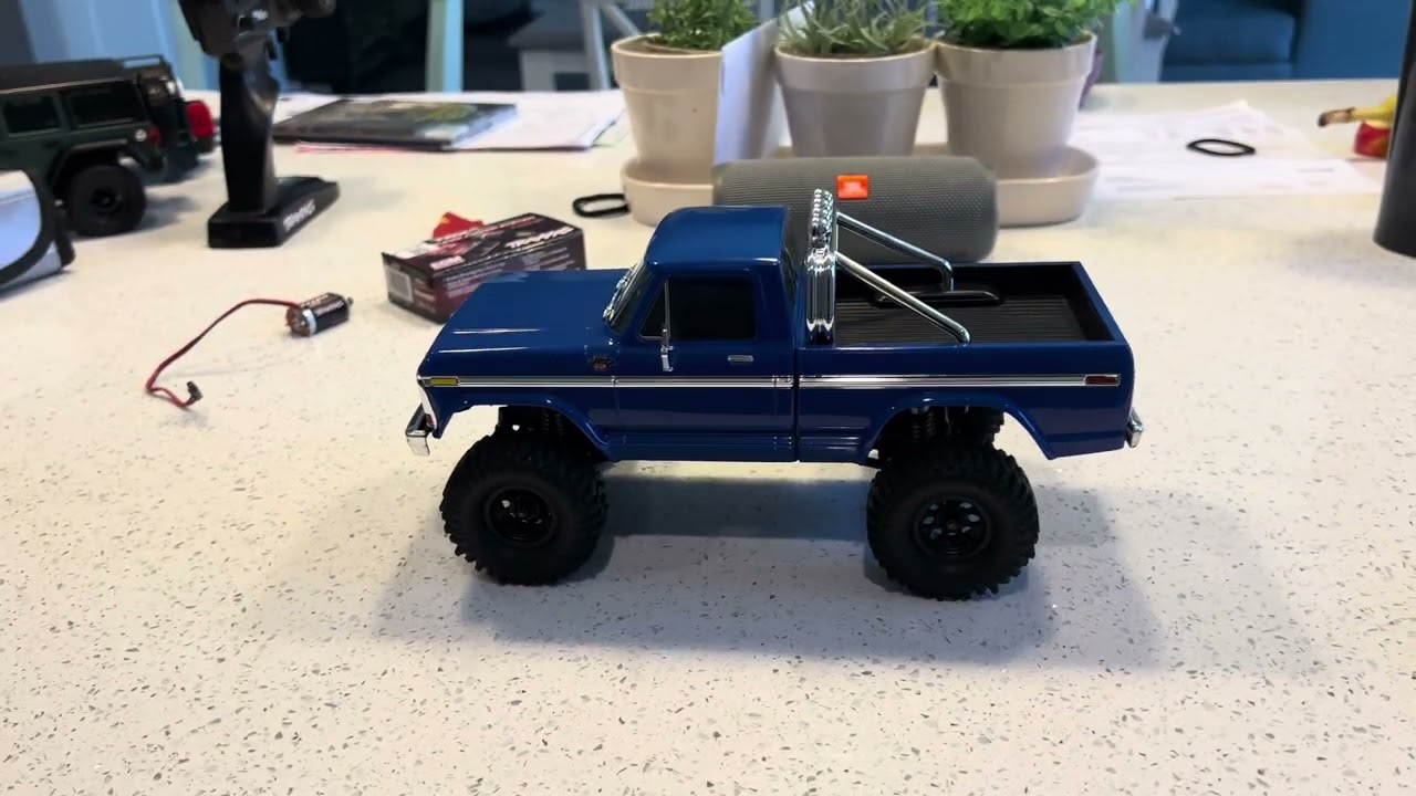 Traxxas trx4m brushless system installed in a trx4m high trail with 2 speed transmission. #trx4m