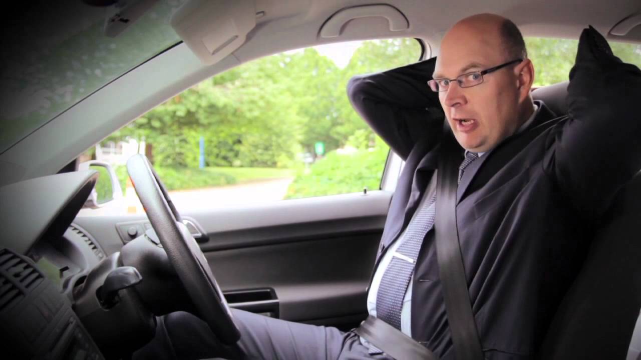 How to set your head restraint correctly