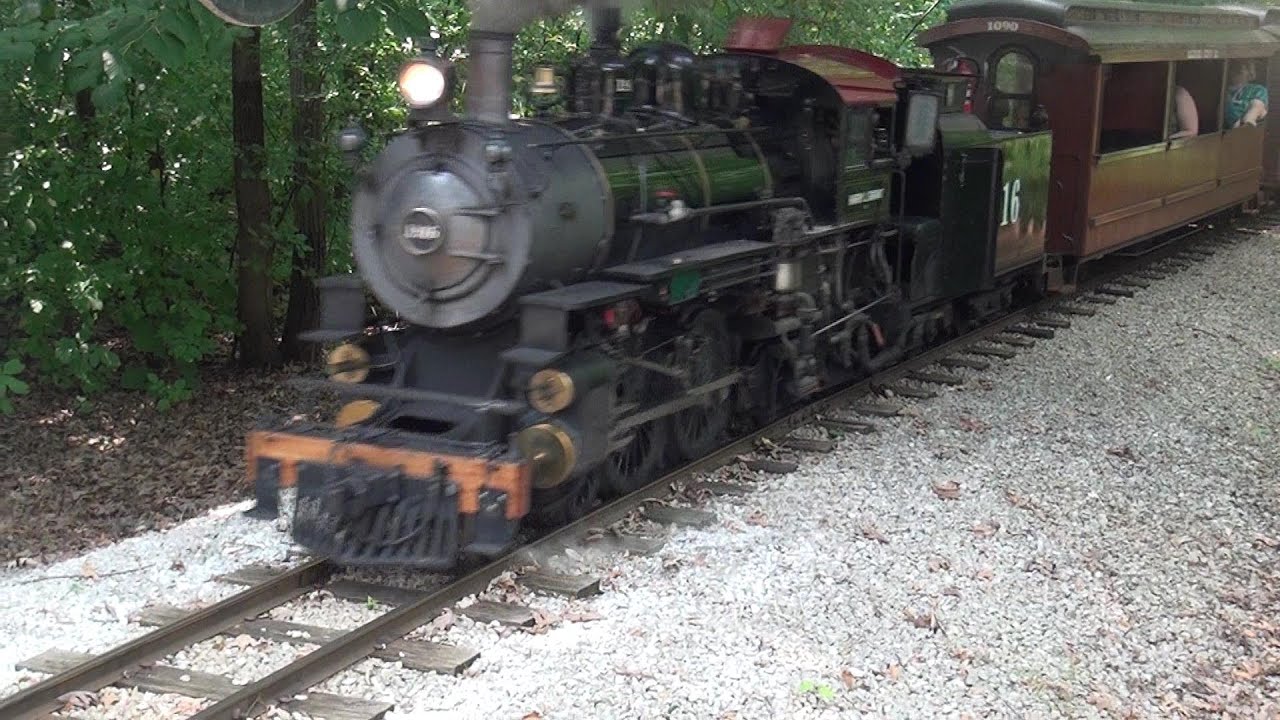 MILWAUKEE COUNTY ZOO Safari Train / Carousel