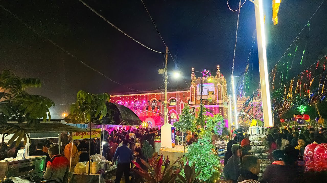 Aaj christmas ke mauke, pe, poore church ka tour karaya🎊🎉🌲🎅🍰⛪️