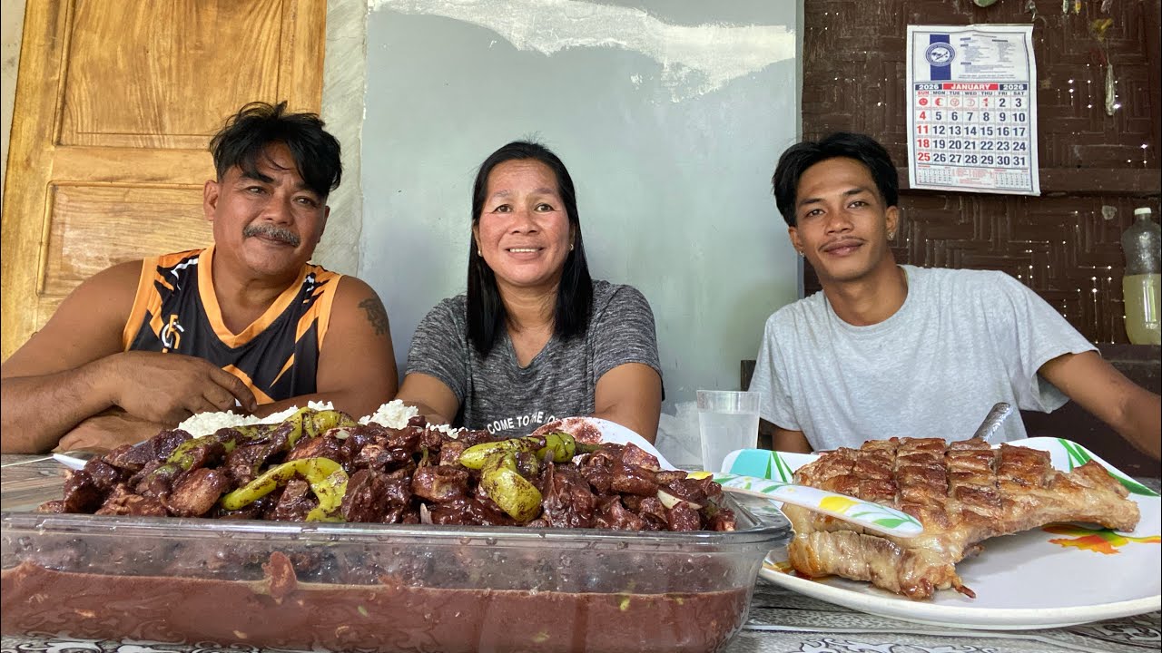 TANGHALIAN PORK DINUGUAN & FRIED RIBS PORK.
