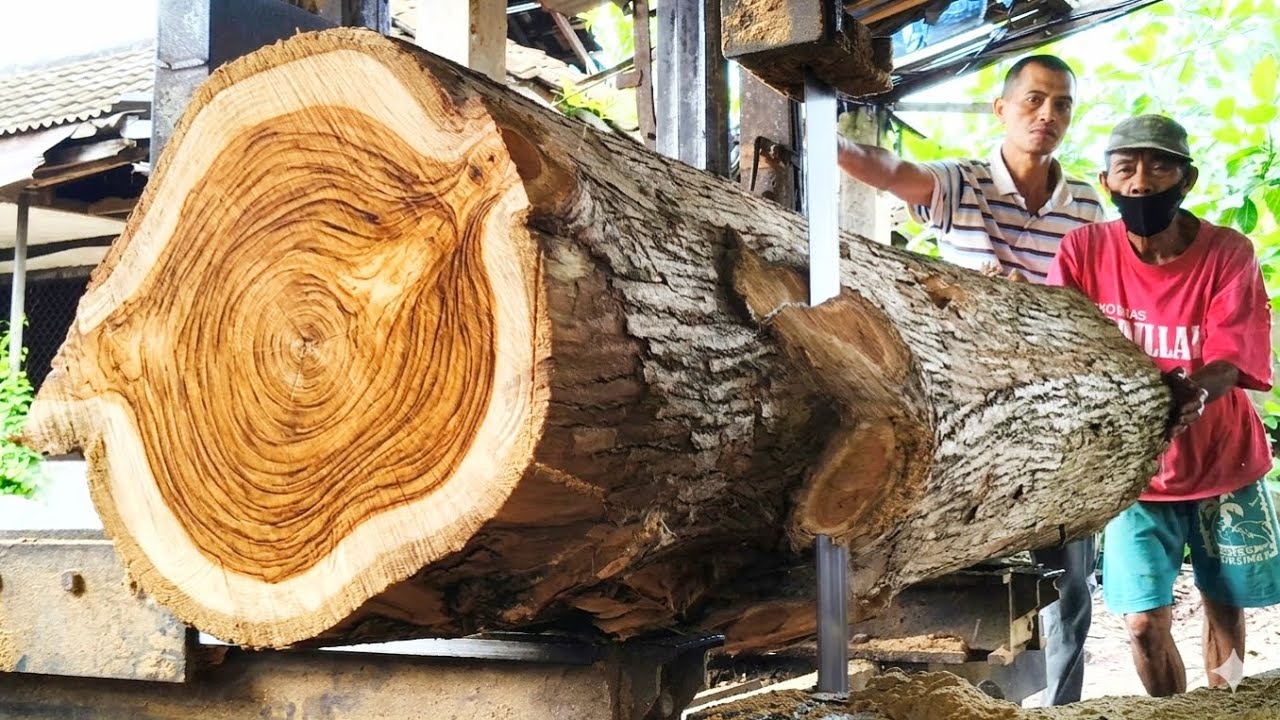 The beautiful charm of village teak wood is produced into blocks for door frames.